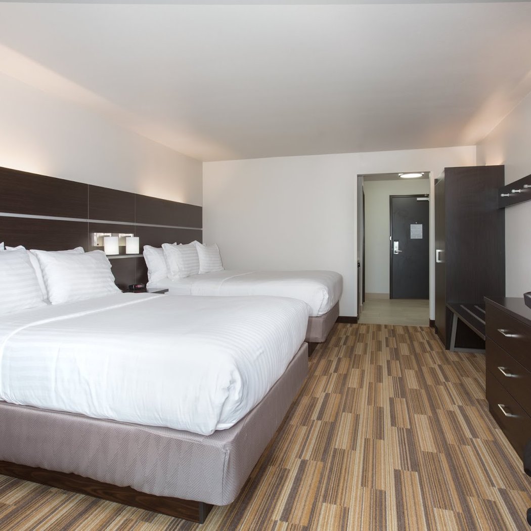 Holiday Inn Express & Suites Lincoln I - 80 by IHG 1